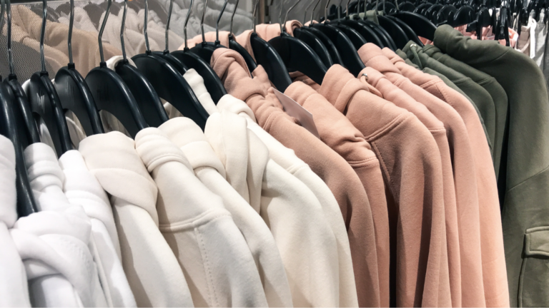 Supplier Spotlight – Navigating the Cheap Bulk Hoodies Market